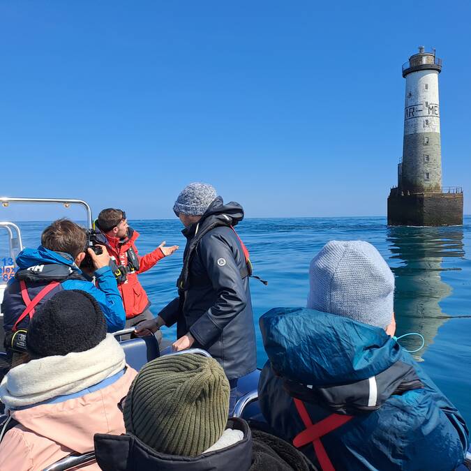 Promenade autour du Phare d'Ar Men © Dimitri Poixe